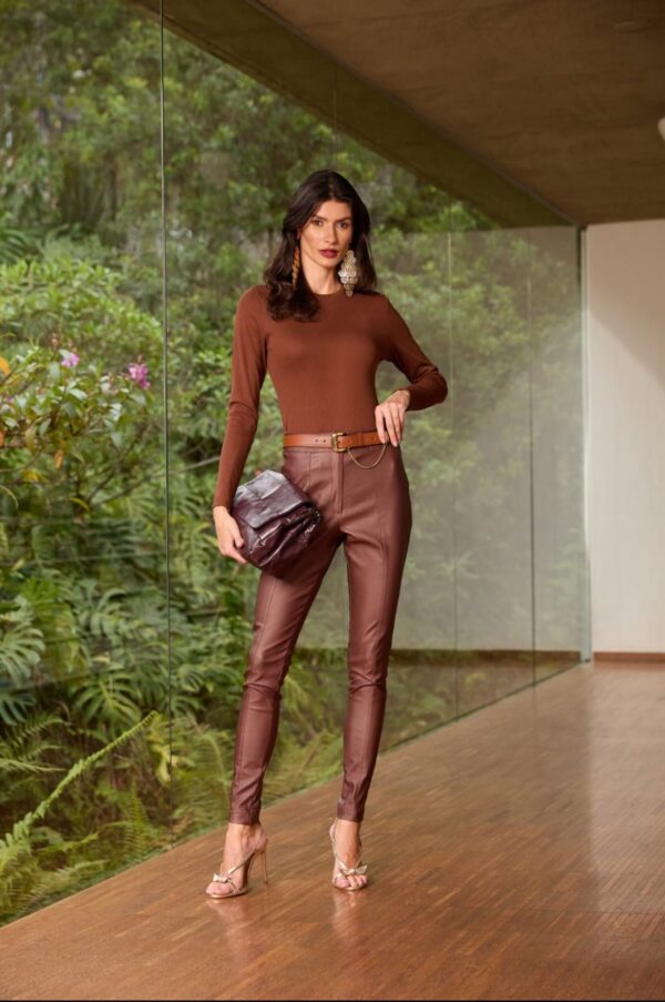 Calça skinny resinada - Image 2