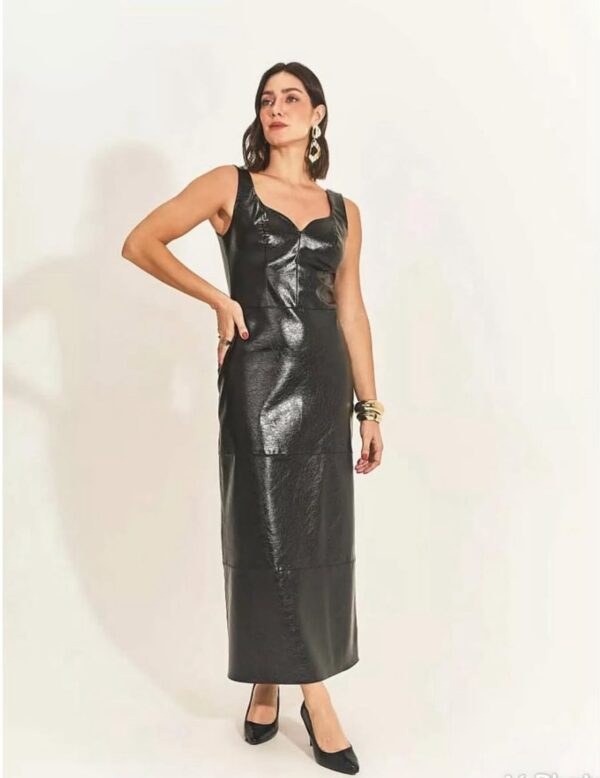 Vestido mídi decote v couro eco